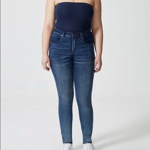 Universal Standard Petite High Rise Skinny Seine